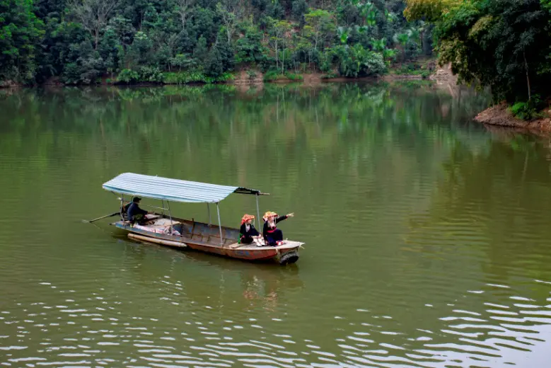 phu tho 3 1 1 Một hồ chứa nước ngọt ở Phú Thọ cách Hà Nội 100km, đẹp mê tơi, ví như “Tuyệt tình cốc” vùng đất Tổ