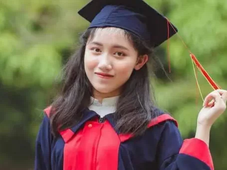 Thủ khoa ngày ấy và bây giờ: Học đại học tiếp tục làm thủ khoa