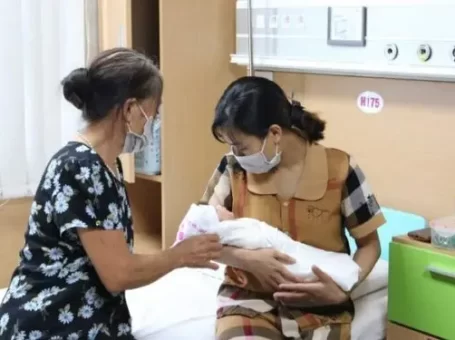 Bệnh viện Sản Nhi (Phú Thọ): Điều trị, nuôi dưỡng thành công trẻ sinh non chỉ cân nặng 700 gram