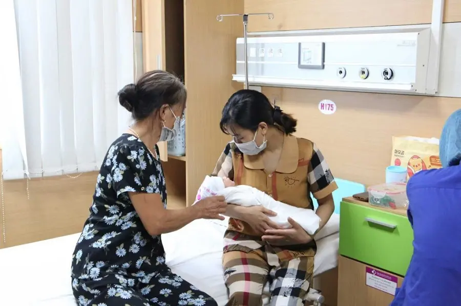 xa hoi 1 35 Bệnh viện Sản Nhi (Phú Thọ): Điều trị, nuôi dưỡng thành công trẻ sinh non chỉ cân nặng 700 gram