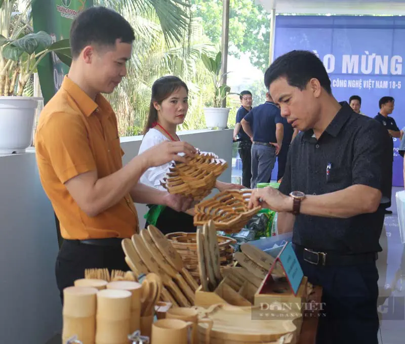 xa hoi 2 13 1 9X Phú Thọ làm đồ vạn người mê từ cây tre, bán hàng trên sàn thương mại điện tử lớn nhất thế giới