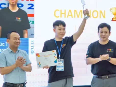 Học sinh Phú Thọ giành ngôi Vô địch kỳ thi lập trình VNOI CUP 2023