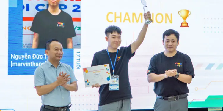 Học sinh Phú Thọ giành ngôi Vô địch kỳ thi lập trình VNOI CUP 2023