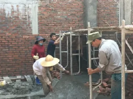 Mất ăn mất ngủ vì vay mượn làm nhà to ở quê rồi bỏ trống