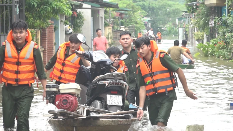 thiên tai liên tiếp xảy ra đã gây thiệt hại nặng nề về người và tài sản 1