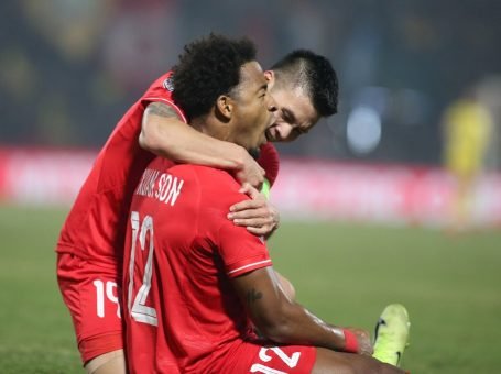 AFF Cup 2024: Nguyễn Xuân Sơn Rực Sáng Ở Bán Kết