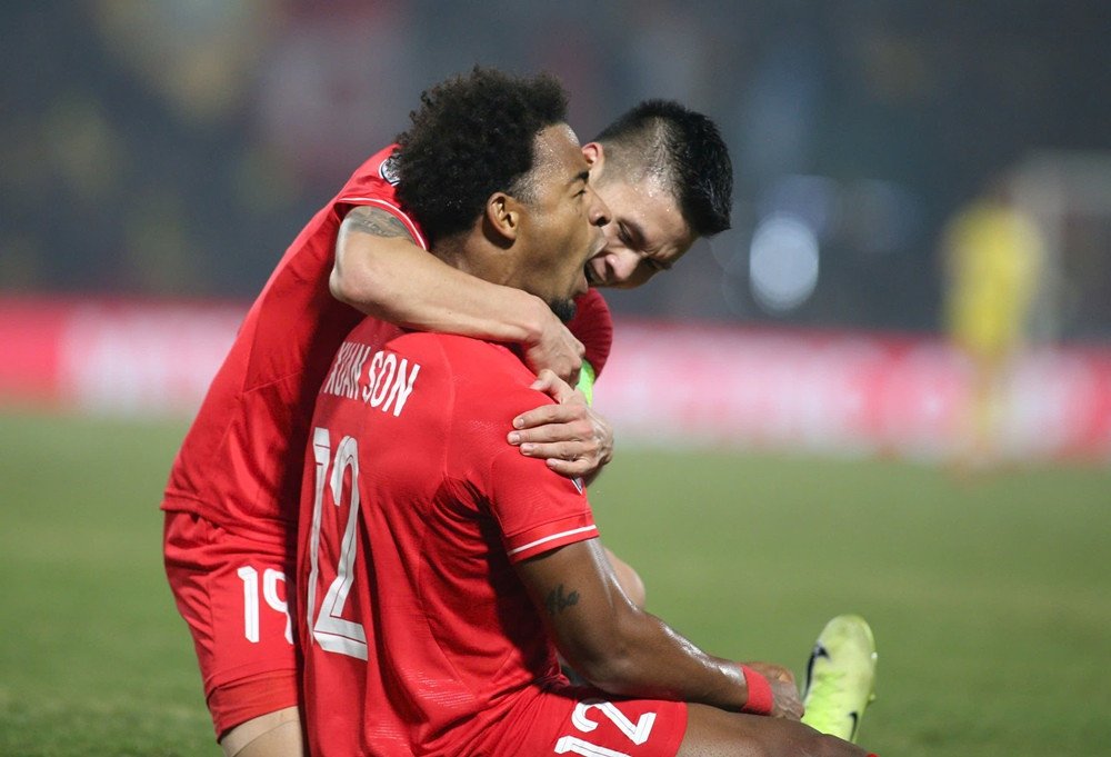 AFF Cup 2024: Nguyễn Xuân Sơn Rực Sáng Ở Bán Kết